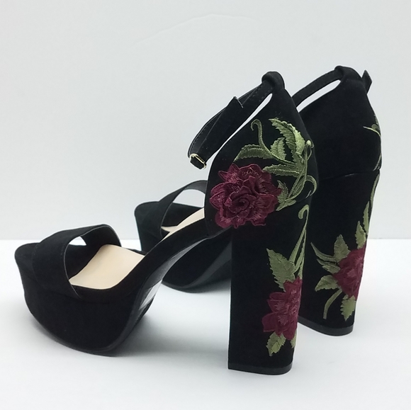 Charlotte Russe Platform Embroidered floral heels - Picture 2 of 8